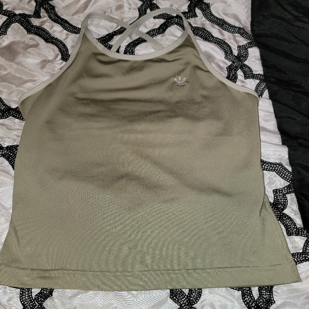 ADIDAS SZ M athletic top